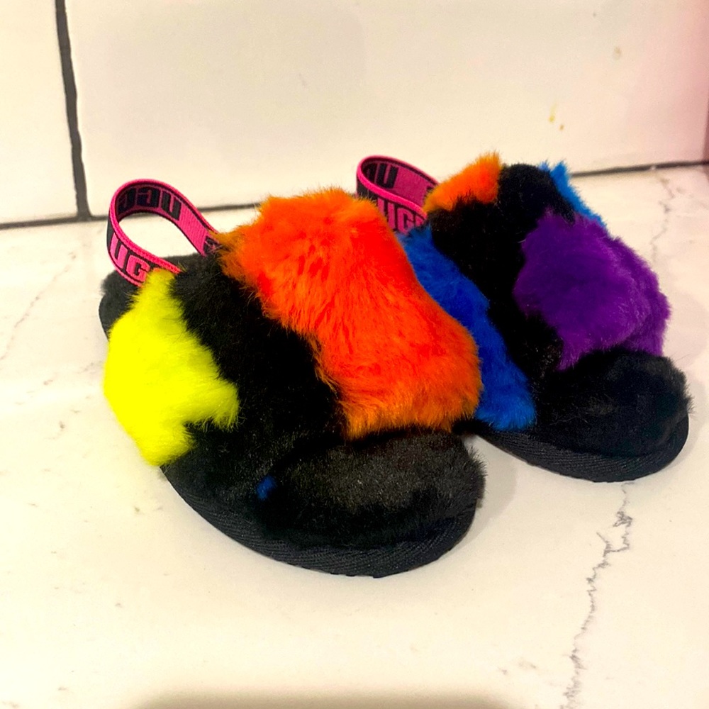 {UGG} Toddler Slippers - Picture 1 of 6